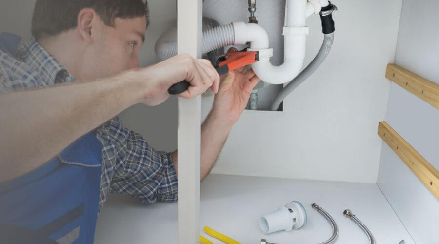 Expert burst pipe repair services in Olds, IA